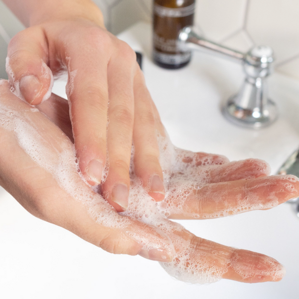 Double nettoyage : pourquoi et comment nettoyer sa peau ?